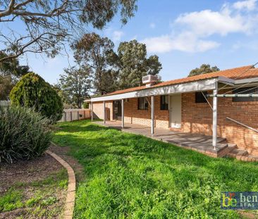 Comfort and Convenience in Strathdale - Photo 2
