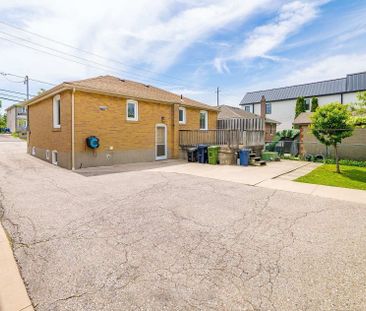 For Lease - 376 Rustic Road Unit# Main, Toronto, Ontario - Photo 4