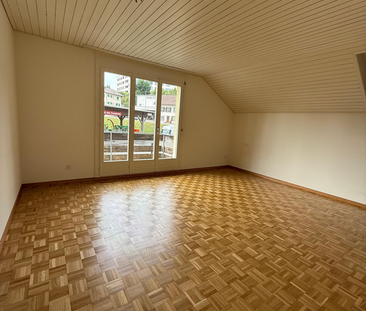 Grosszügige 3.5-Zimmerdachwohnung mit Balkon / Mietzinsaktion - Foto 2