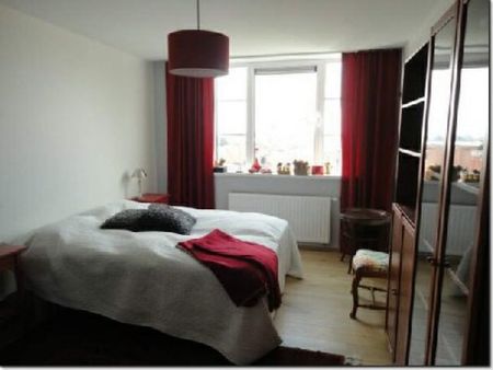 SCHAERBEEK : PENTHOUSE / DUPLEX 3 CHAMBRES + GRANDE TERRASSE - Schaerbeek - Photo 4