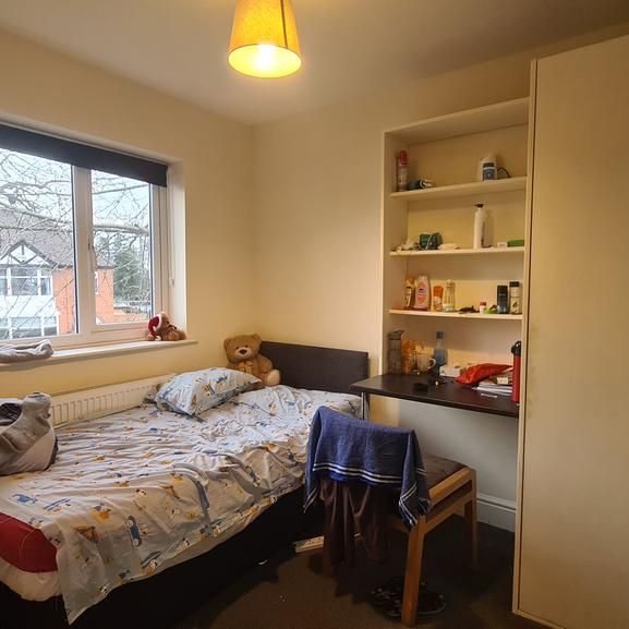 1 bedroom in a house share to rent - Photo 1