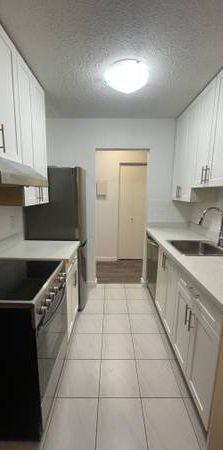 One Bedroom Suites Near VGH - Photo 1