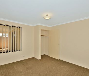 Immaculate, spacious and within walking distance to the river! - Photo 4