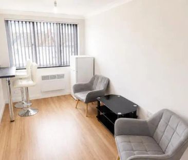 Studio to rent - Photo 1