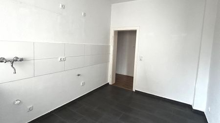 500 Euro Gutschrift zur Renovierung ! Gemütliche 2 Zimmer Wohnung ab sofort Verfügbar - Photo 2