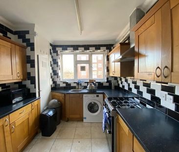 Room in a Shared Flat, Nine Elms Station, SW8 - Photo 3