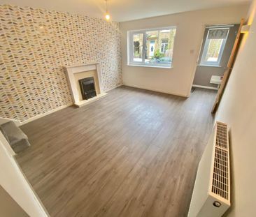 2 bedroom end of terrace house to rent - Photo 2