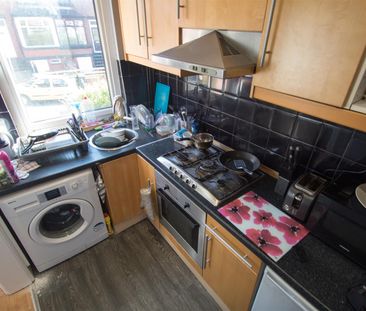 3 bedroom terraced house to rent - Photo 6