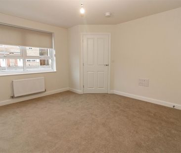 3 Bedroom House - Semi-Detached - Photo 6