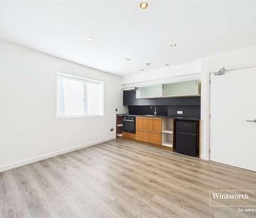 Shaftesbury Avenue, Kenton, Harrow, HA3 - Photo 2