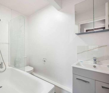 Westmead, Windsor, SL4 - Photo 2