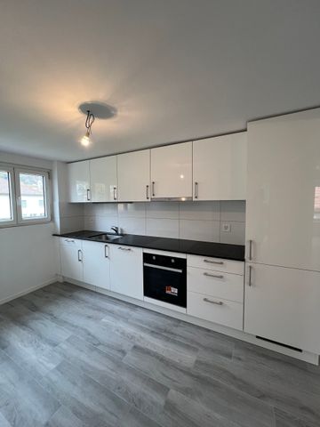 For rent : Fully renovated 3.5-room apartment in small building - Photo 5