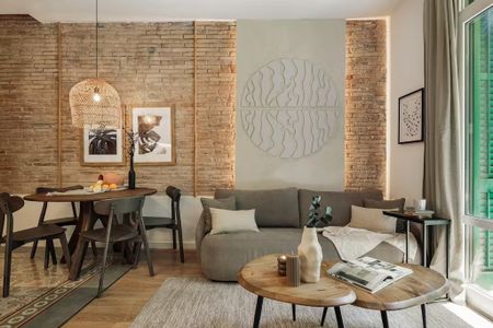 Carrer de Casanova, Barcelona, Catalonia 08036 - Photo 4