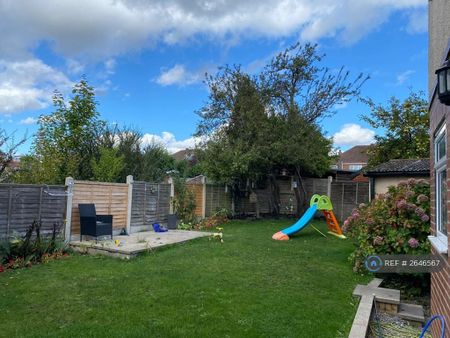 3 bedroom semi-detached house to rent - Photo 2