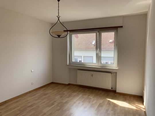 Location Appartement 4 pièces 95m² SARREGUEMINES 57200 - Photo 1