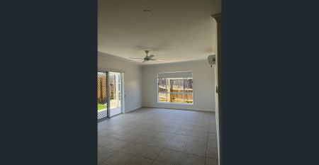 Modern & Stylish Newly Built Home in Bellbird Plac - Photo 4