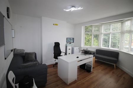 Desborough Avenue, High Wycombe - Photo 4