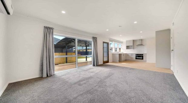 468C Massey Road, Māngere East - Photo 1