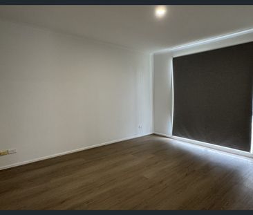 Charming home in Cranbourne West - Photo 6