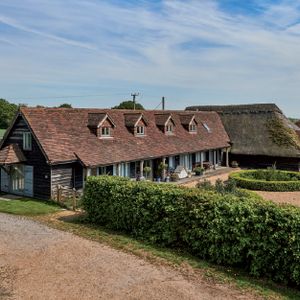 2 bedroom semi-detached house to rent - Photo 2