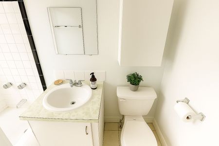 Ottawa East - Photo 5