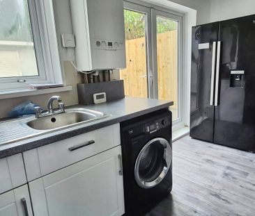 3 bedroom terraced house to rent - Photo 2