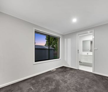 110 Robin Avenue, Norlane, Vic 3214 - Photo 2