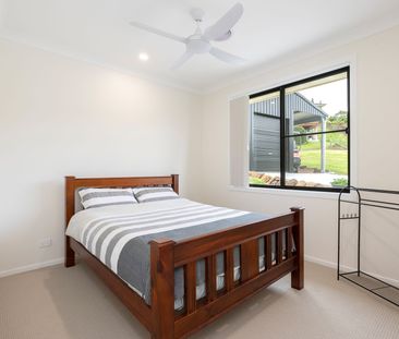 4 bedroom home with breathtaking views - Photo 2