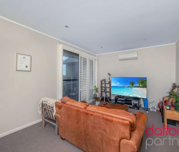 Sunny Apartment 170m from Dixon Park Beach - Photo 3