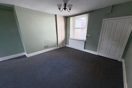 2 bedroom terraced house to rent - Photo 4