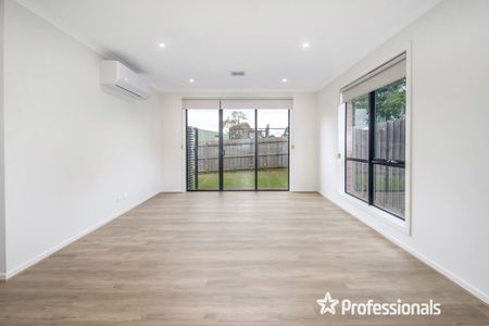 51B Allanfield Crescent, Boronia VIC 3155 - Photo 2