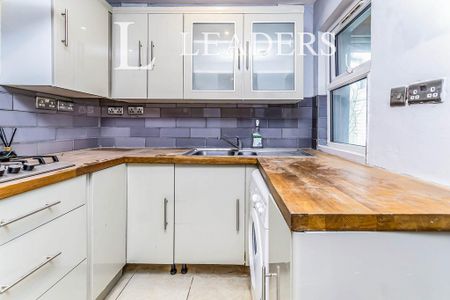 3 bedroom terraced house to rent - Photo 3