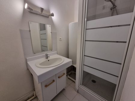 TARBES - APPARTEMENT LUMINEUX T2 MEUBLE 33M² - Photo 5