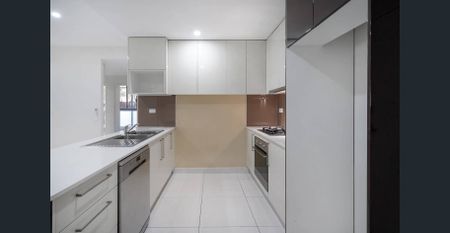 Luxurious 3-Bedroom Ground Floor Apartment - Photo 4