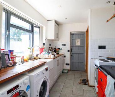 3 bedroom detached house to rent - Photo 3