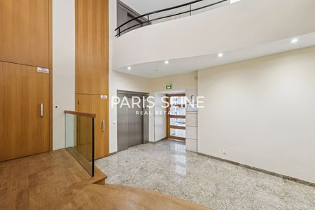 **UNIQUEMENT BAIL SOCIÉTÉ**AVENUE DE BRETEUIL**MAGNIFIQUE 3 PIÈCES NON MEUBLÉ**BALCON**ÉTAGE ÉLEVÉ**PARFAIT ÉTAT**GRAND STANDING** - Photo 4