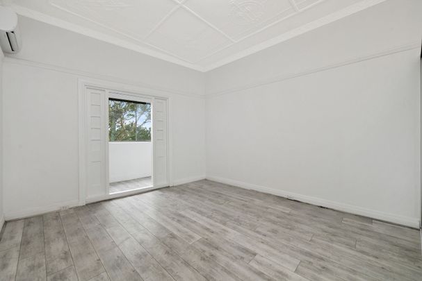 Renovated Charming Flat in Central Location - Photo 1