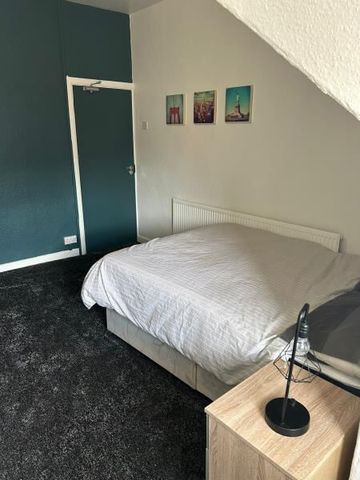 Hessle Mount, Hyde Park - Photo 3