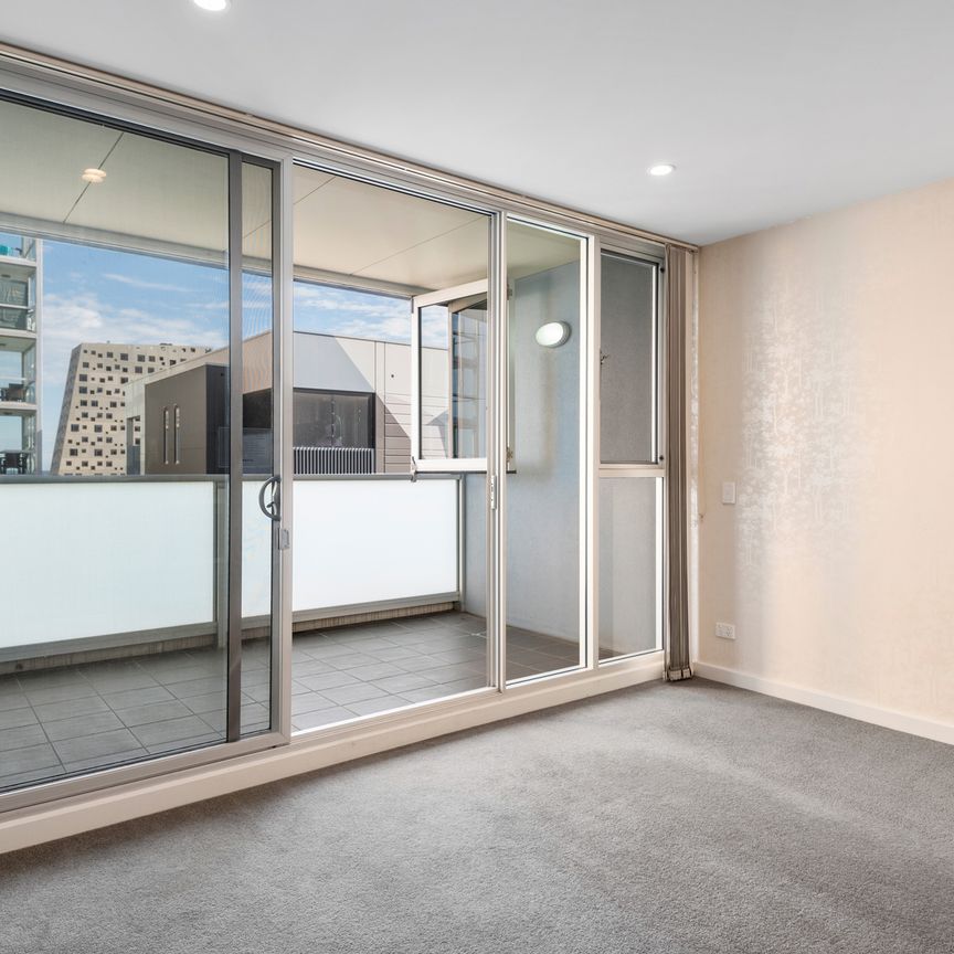 Open the Door to Your Private City Retreat - Photo 1