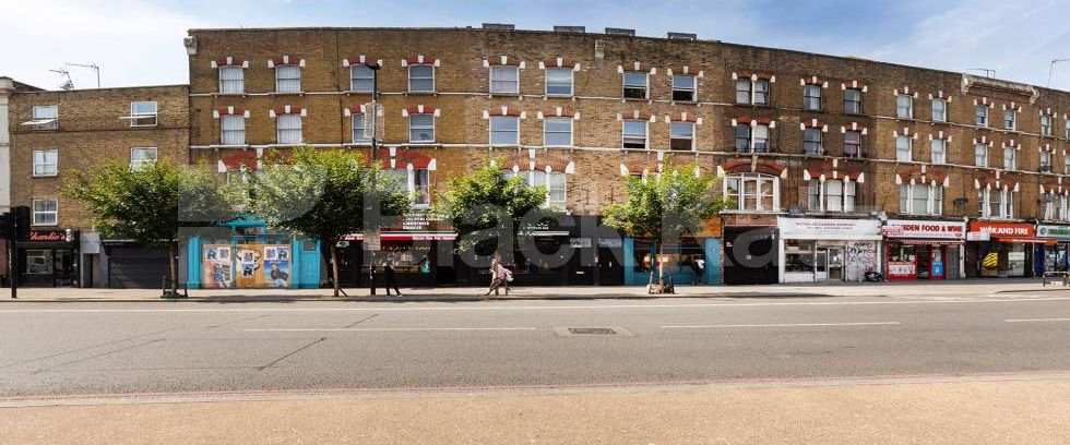 Good size one bed in the heart of camden, wood floors and a modern kitchen - Photo 1