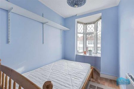 Pymmes Green Road, London, N11 - Photo 4