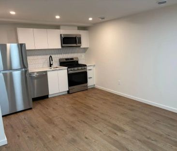 SF254 - 7 Plex in Grovenor - 10169 144 Street — 1 Bed 1 Bath - Photo 2