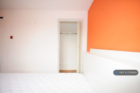 2 bedroom maisonette to rent - Photo 3