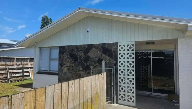 Newly refurbished 4 Bedroom - Photo 1