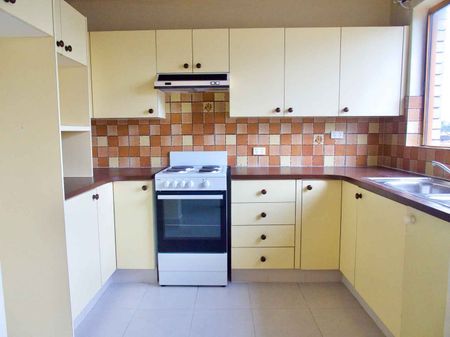TWO BEDROOM TOWNHOUSE - Photo 2