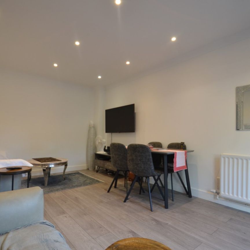 2 bedroom Semi-detached house to rent - Photo 1