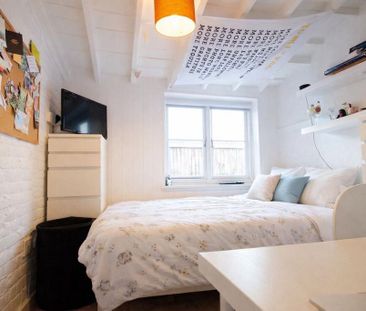 6 bedroom end of terrace house to rent - Photo 5