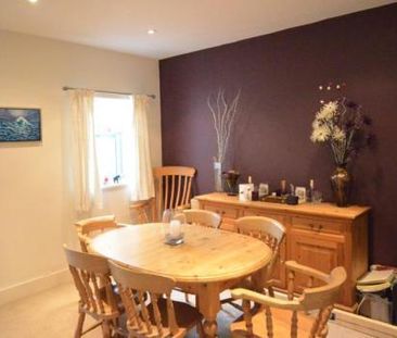 2 Bed Terraced House, Newport Road, RG1 - Photo 2