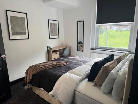 1 bedroom in a house share to rent - Photo 3