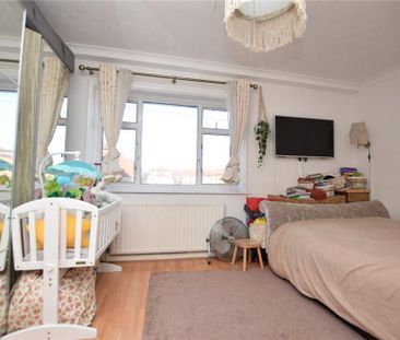 2 bedroom end of terrace house to rent - Photo 5